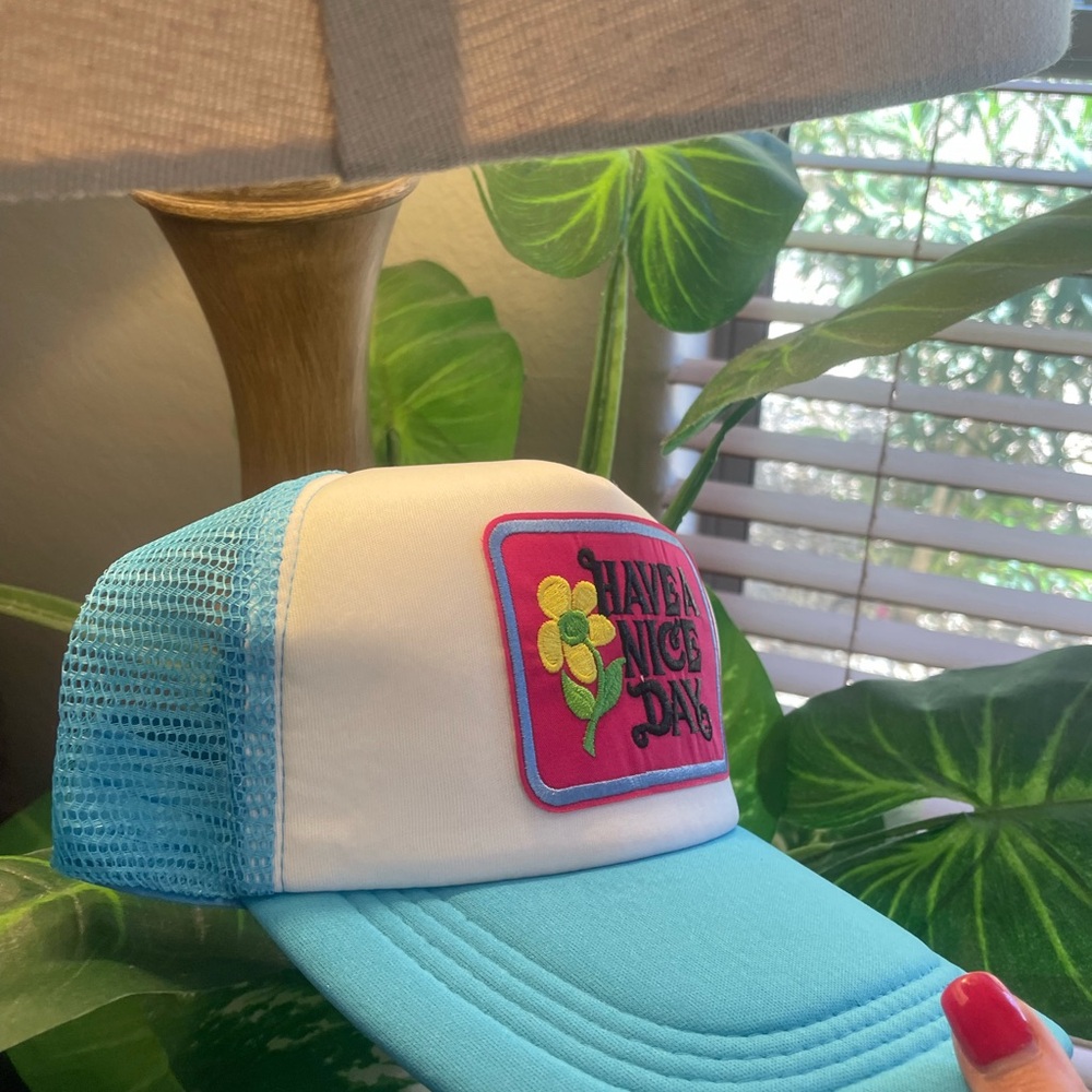 Trucker hat - Picture 3 of 4